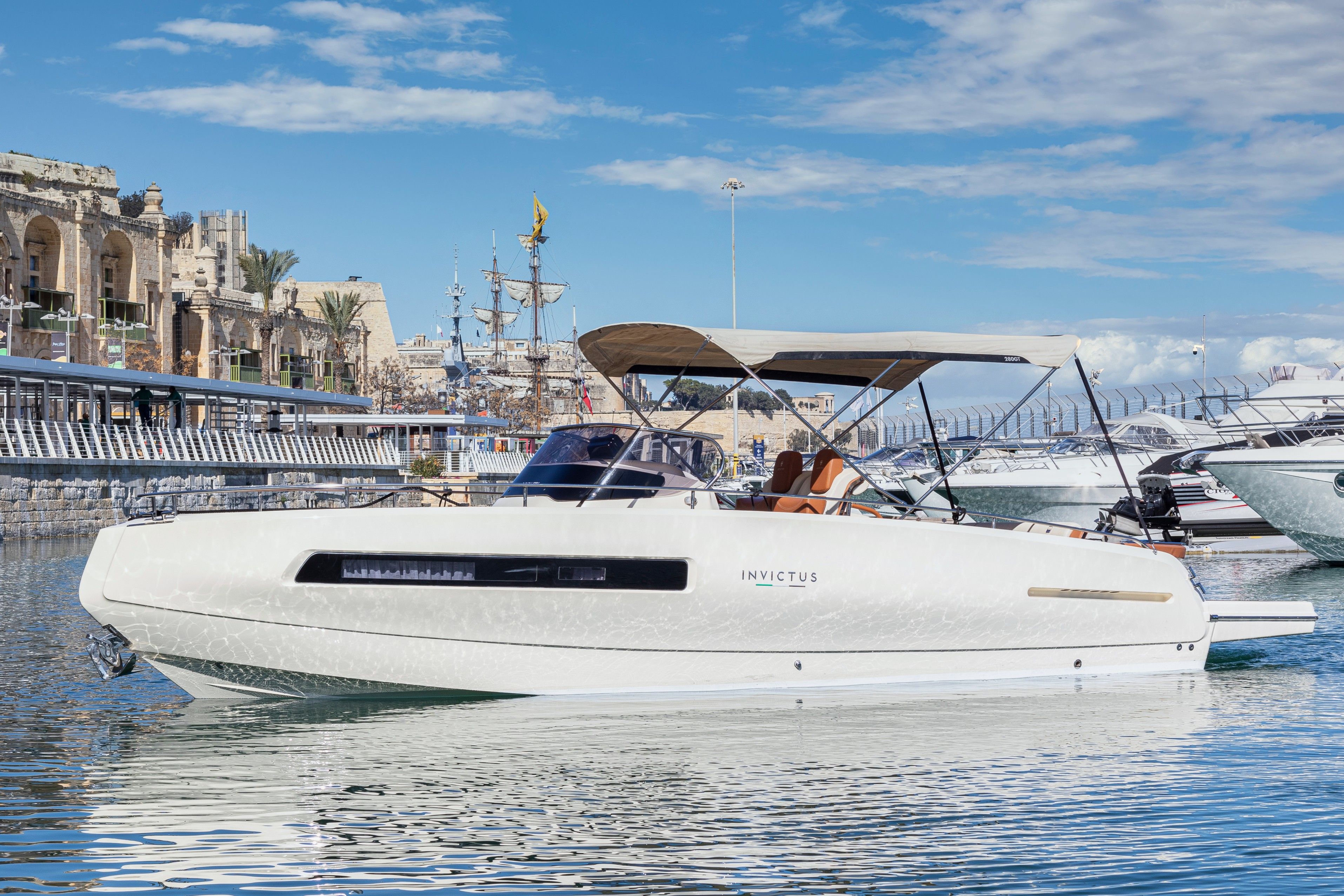 Invictus 280 GT, 2017, for sale in Malta through Yacht Hub Group